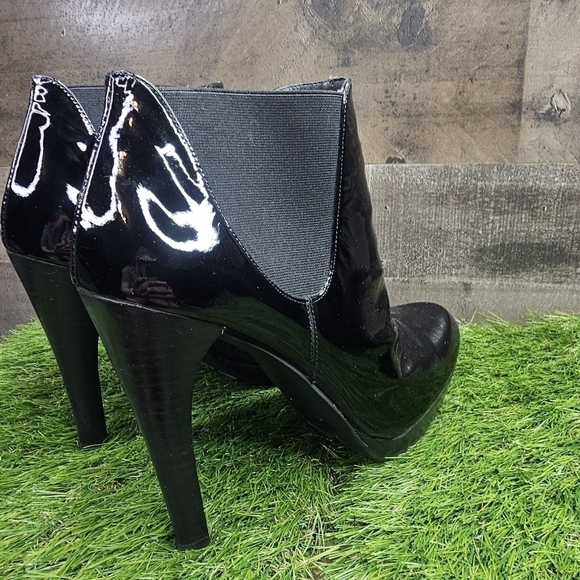 STUART WEITZMAN Patent Leather Chelsea Boots size 9.5 - Picture 4 of 11
